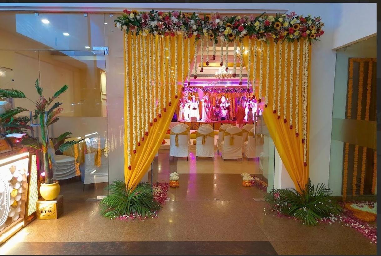 Madhuban Hotel , Yeni Delhi Dış mekan fotoğraf